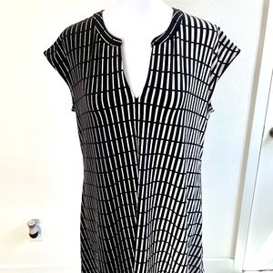 ALFANI Black/White Sleeveless Tunic